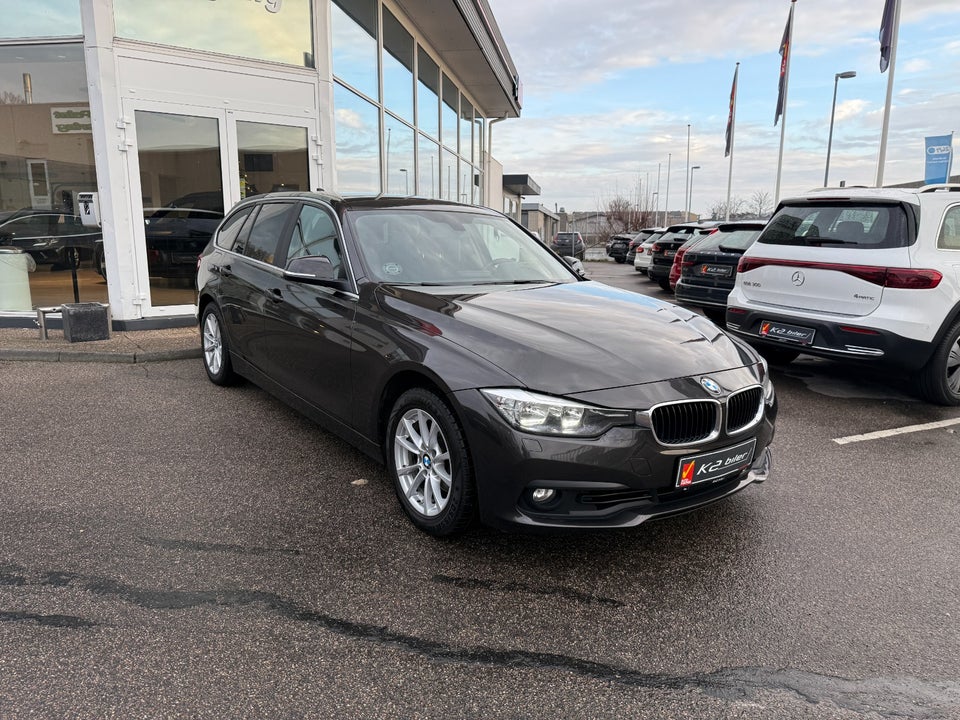 BMW 320i 2,0 Touring aut. 5d
