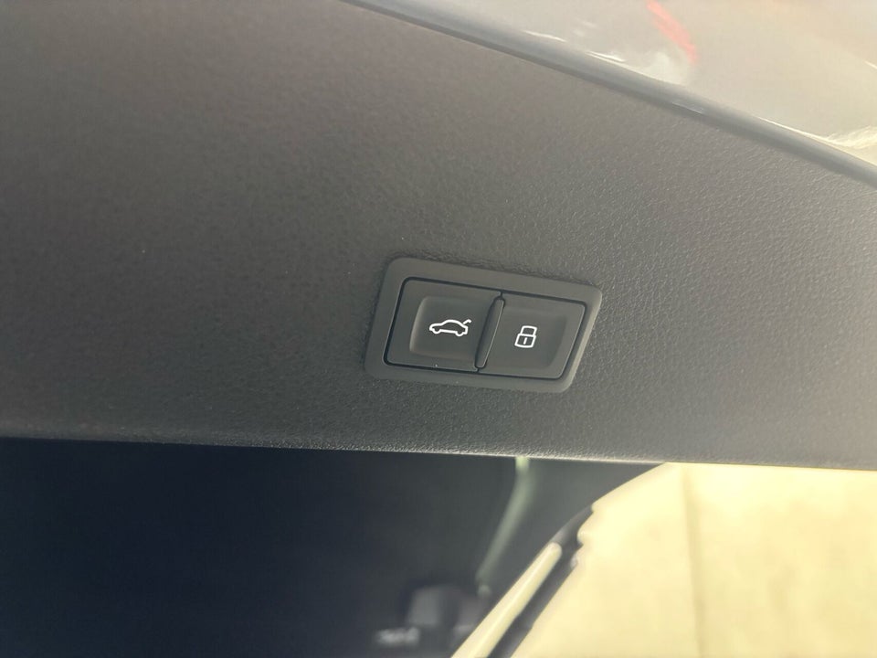 Audi e-tron 50 S-line Prestige Sportback quattro 5d