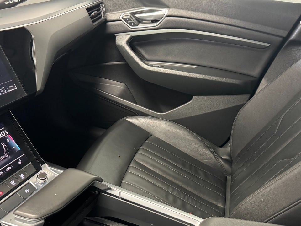 Audi e-tron 55 quattro 5d