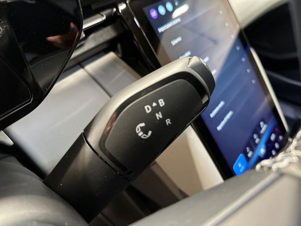 Ford Explorer 82 Premium Extended Range 5d