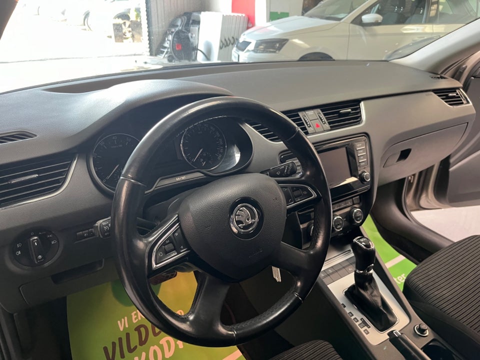 Skoda Octavia 1,8 TSi 180 Elegance Combi DSG 5d