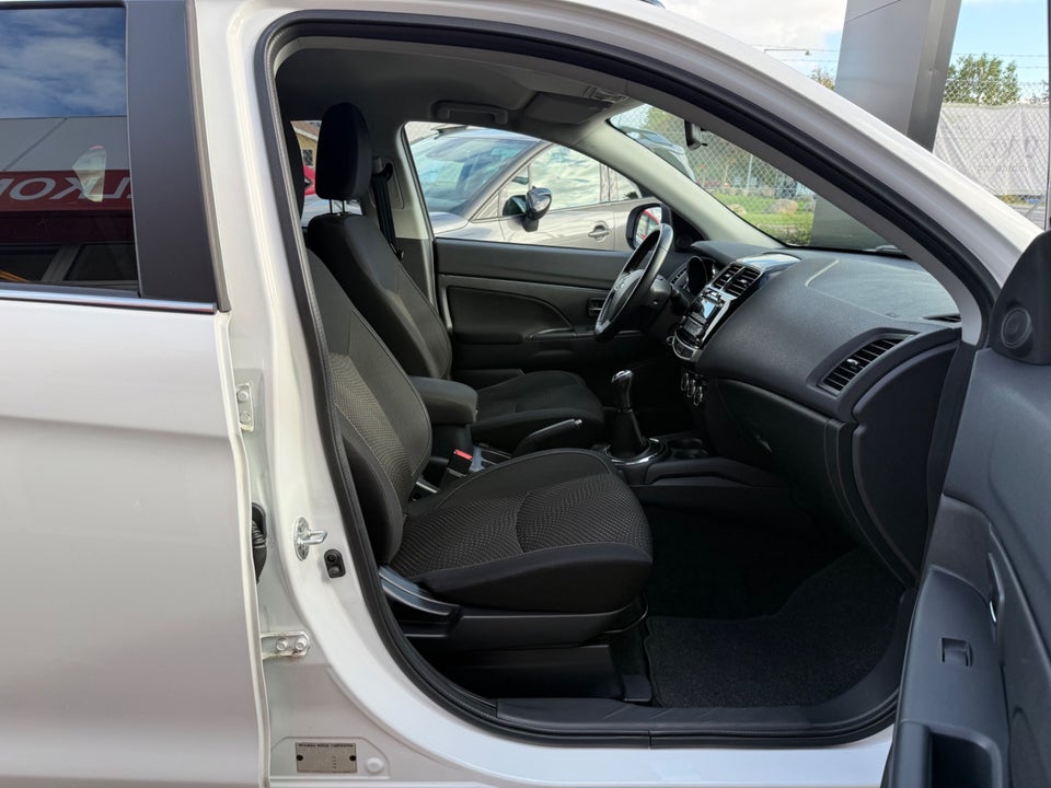 Mitsubishi ASX 1,6 Invite 5d