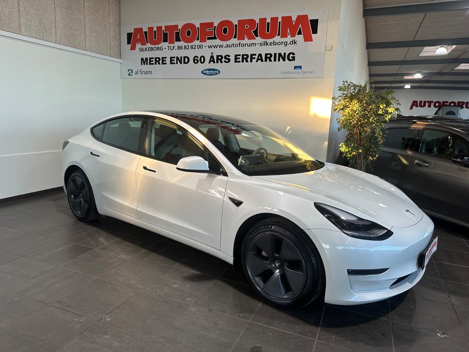 Tesla Model 3 Long Range AWD 4d