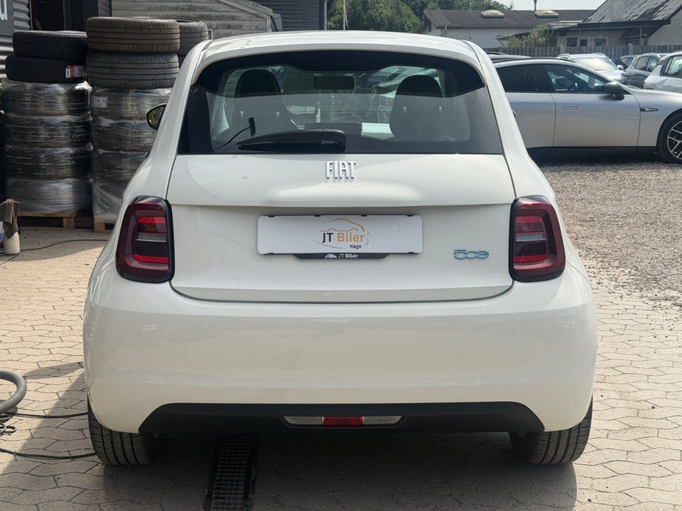 Fiat 500e 42 Icon 3d