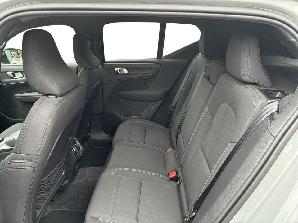 Volvo EX40 Extended Range Plus 5d