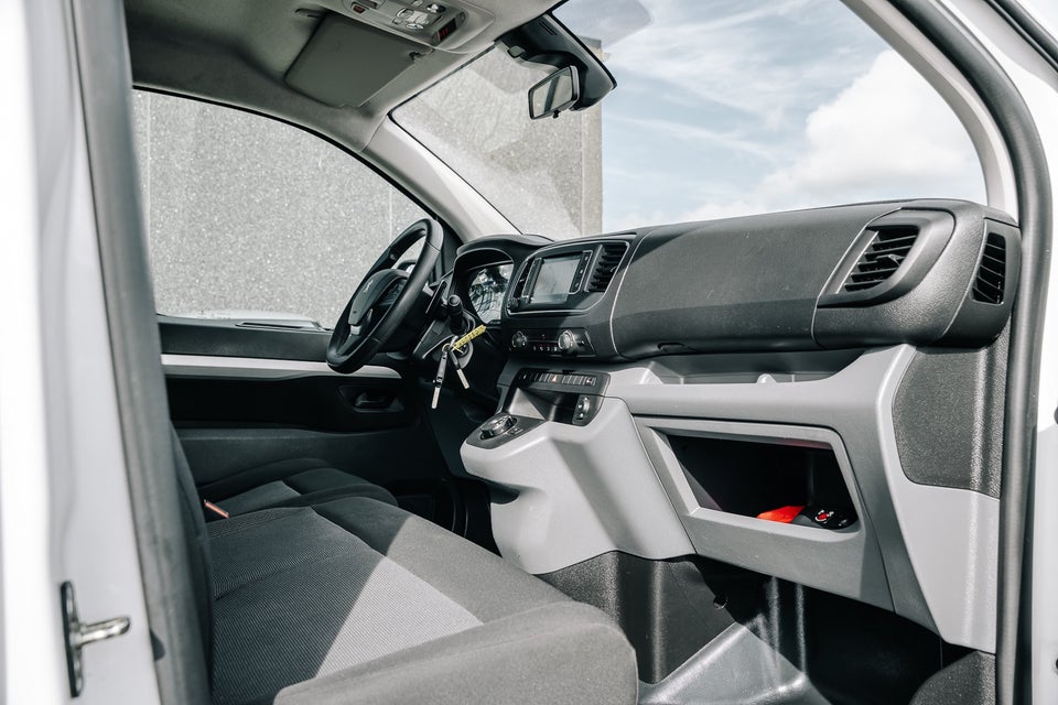 Peugeot Expert 2,0 BlueHDi 122 L3 Plus EAT8 Van