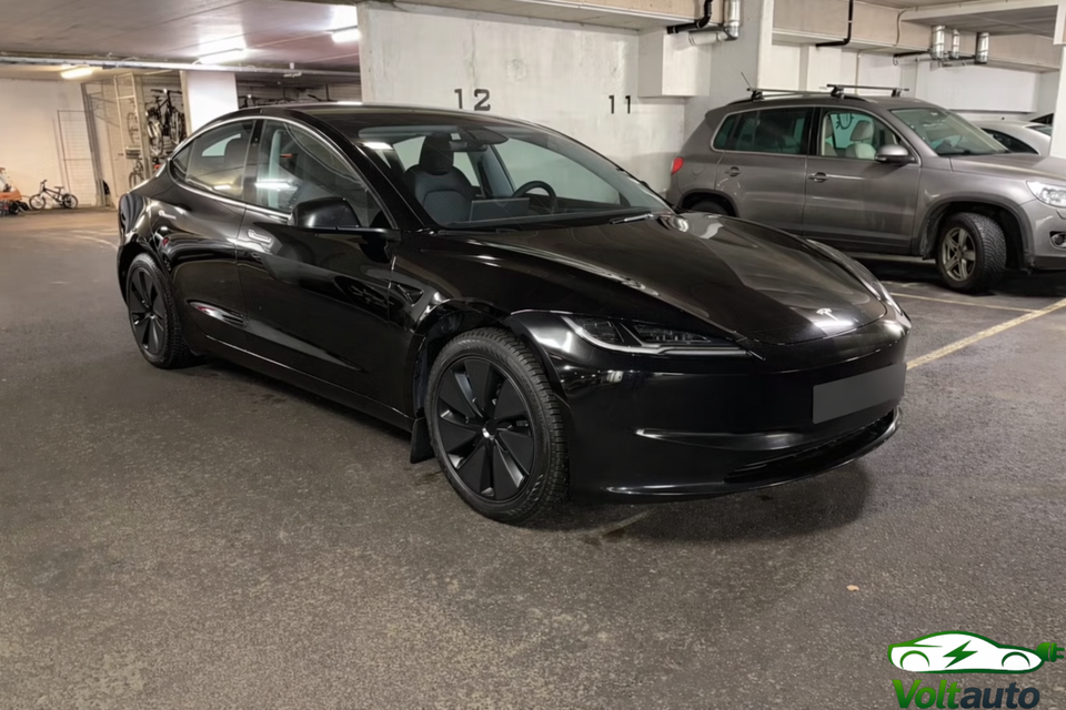 Tesla Model 3 RWD 4d