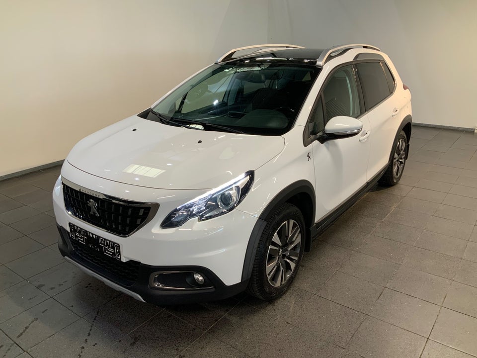 Peugeot 2008 1,2 e-THP 110 Allure Sky 5d