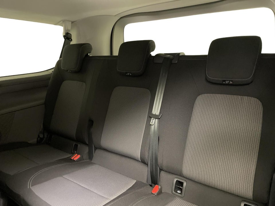 VW e-Caravelle 64 Style SWB