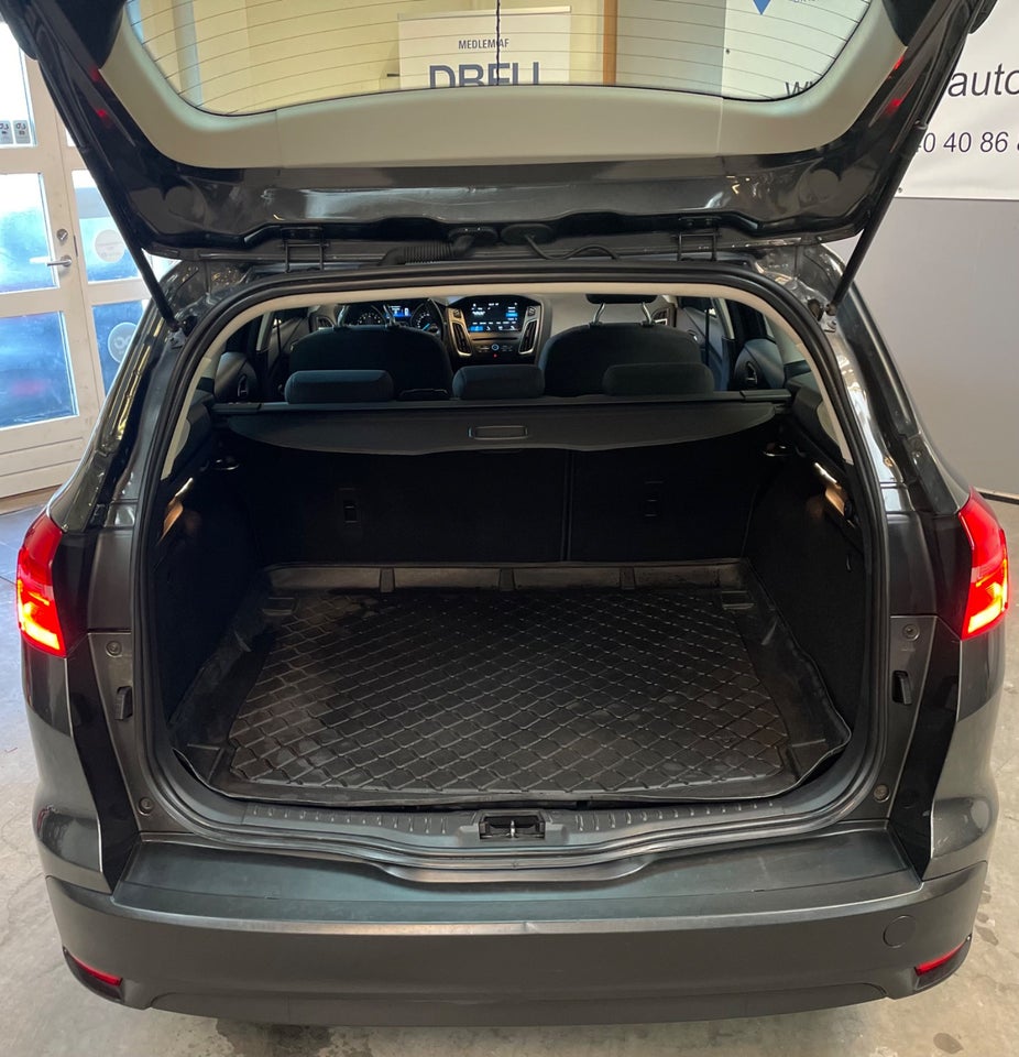 Ford Focus 1,0 SCTi 125 Business stc. 5d