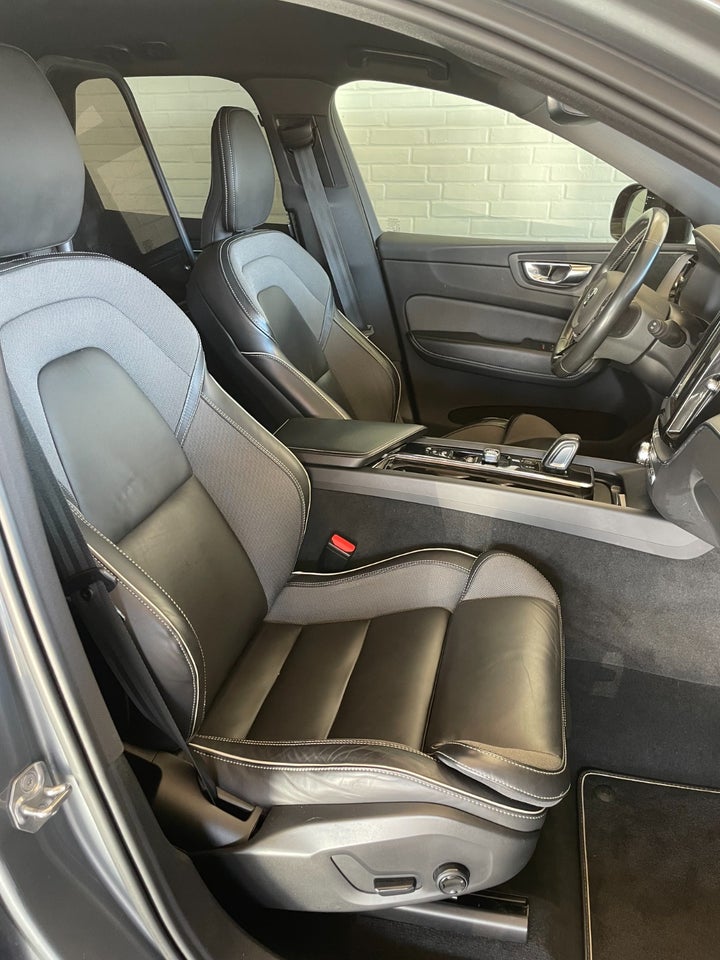 Volvo XC60 2,0 B4 197 R-Design aut. Van 5d