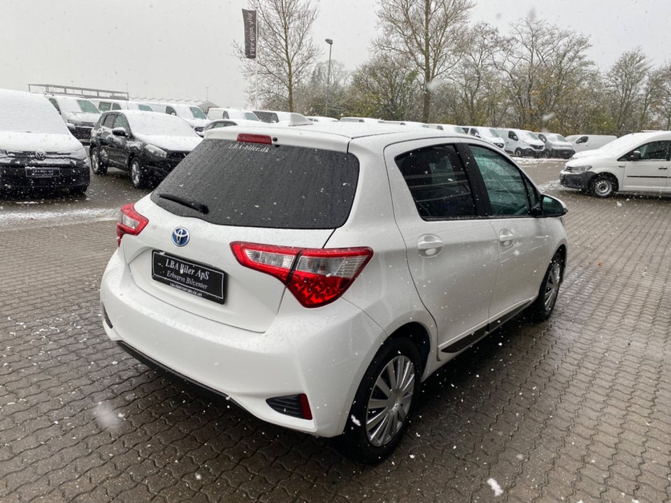 Toyota Yaris 1,5 Hybrid H3 e-CVT Van 5d