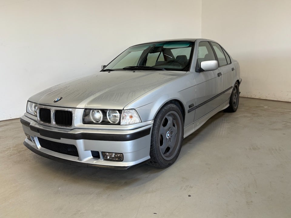 BMW 316i 1,6  4d