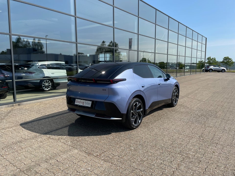 Lynk & Co 02 More 5d