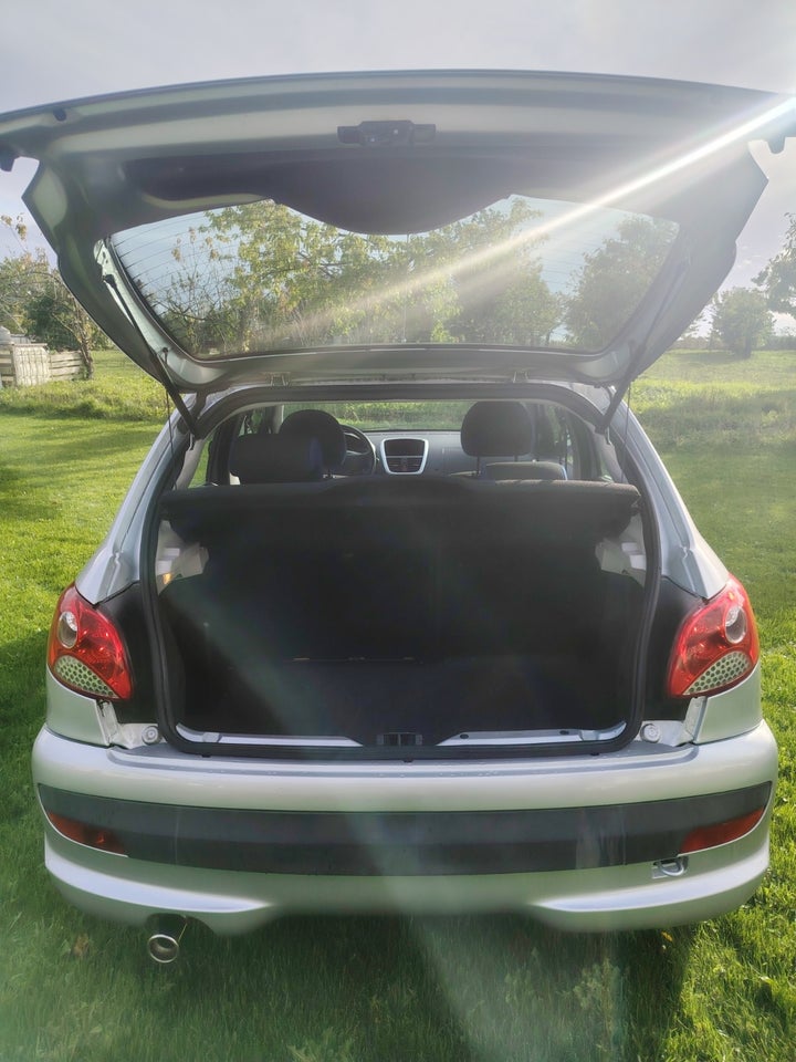 Peugeot 206+ 1,4 Generation 5d