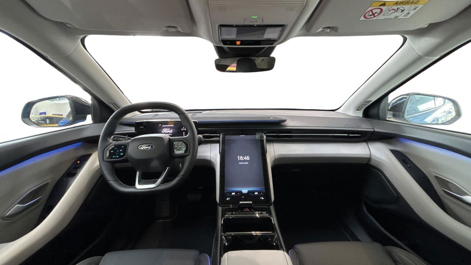 Ford Explorer 82 Premium Extended Range 5d