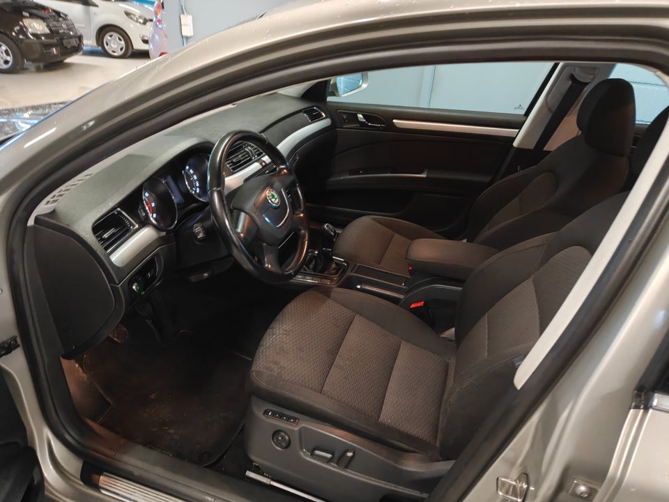Skoda Superb 1,8 TSi 160 Elegance Combi 5d