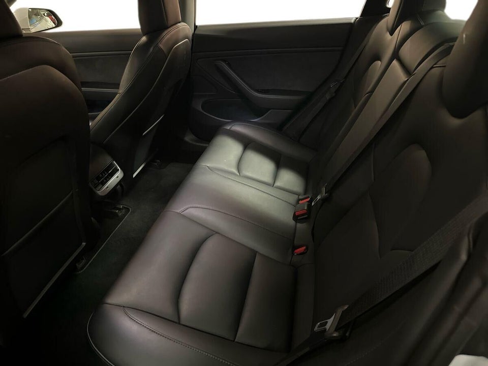 Tesla Model 3 Long Range AWD 4d