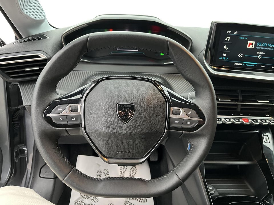 Peugeot e-208 50 Style 5d