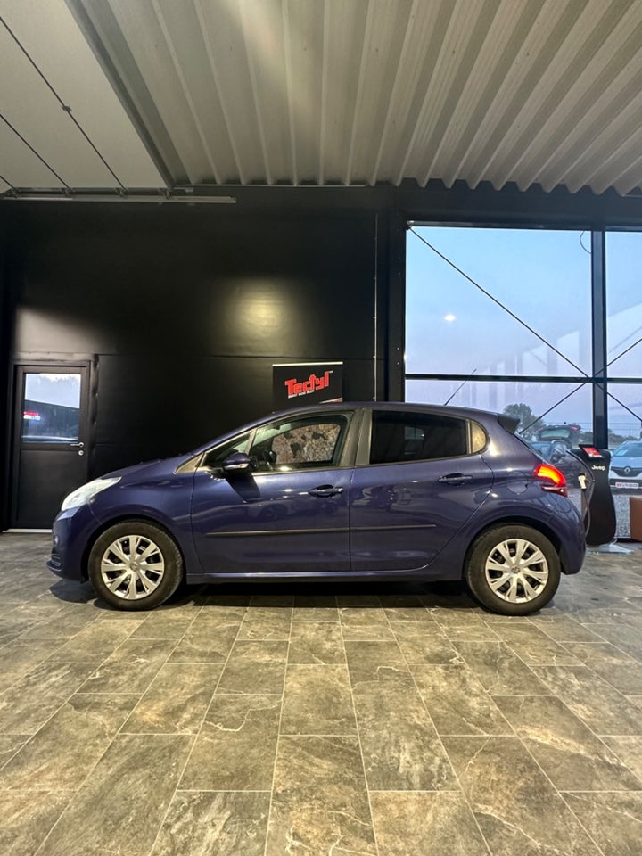 Peugeot 208 1,6 BlueHDi 100 Active 5d