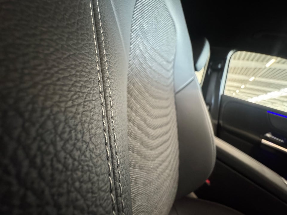 Mercedes EQA300 Progressive 4Matic 5d