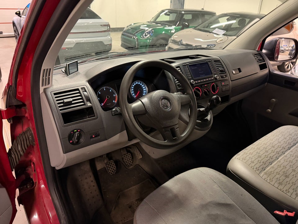 VW Transporter 2,0 TDi 114 Kassevogn kort 4d