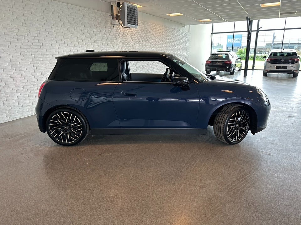 MINI Cooper SE Favoured Trim XL 3d