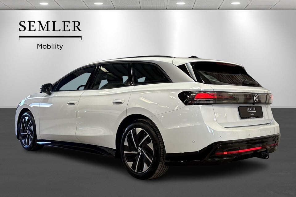 VW ID.7 77 Style+ Tourer 5d