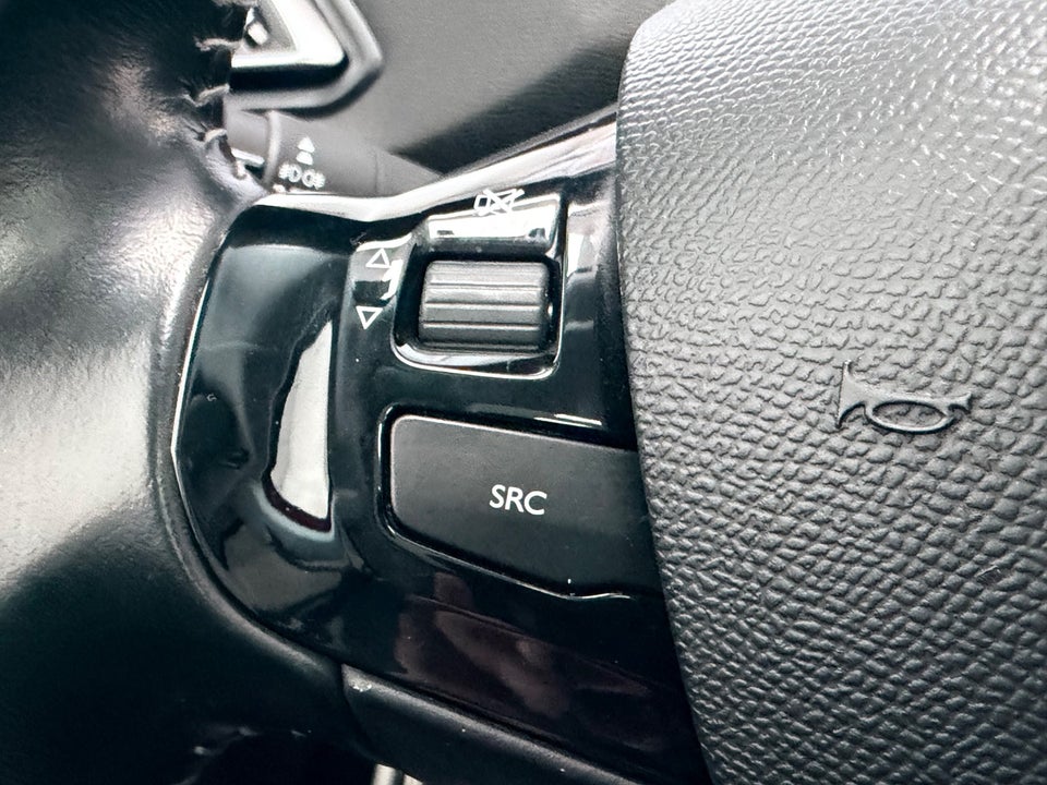 Peugeot 308 1,6 BlueHDi 120 Allure Sky 5d