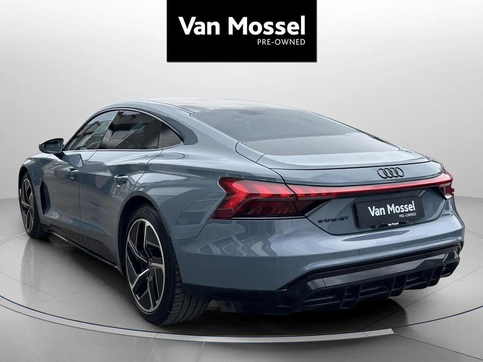 Audi e-tron GT quattro 4d