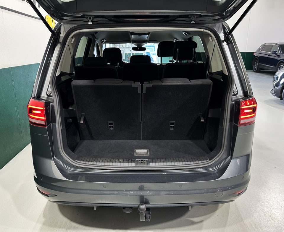 VW Touran 1,6 TDi 115 IQ.Drive DSG 7prs 5d