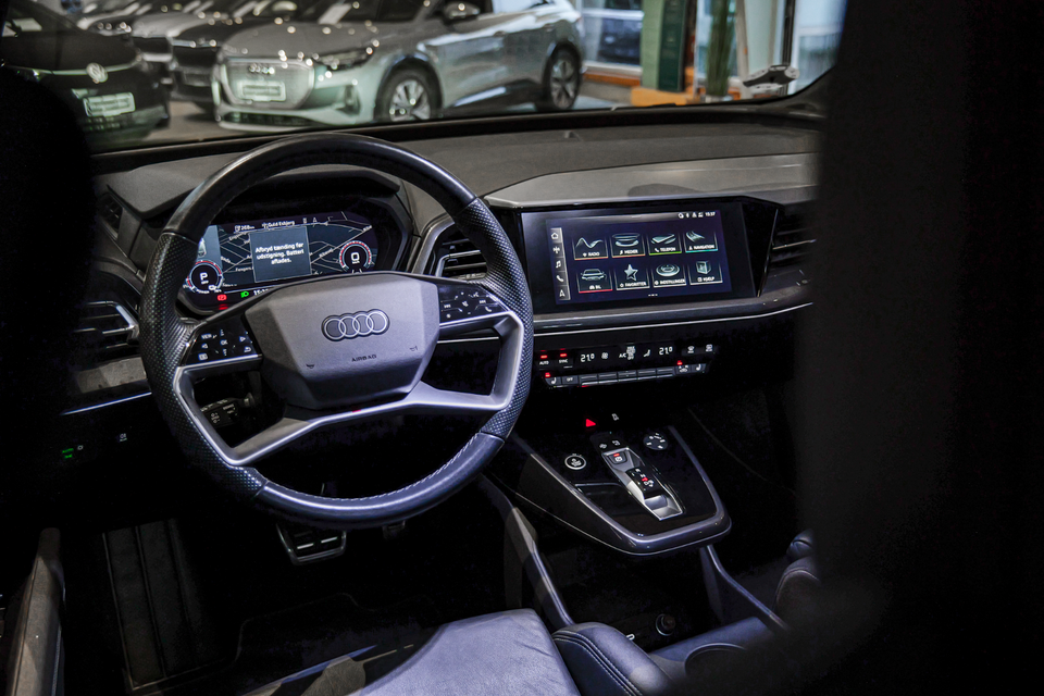Audi Q4 e-tron 40 S-line 5d