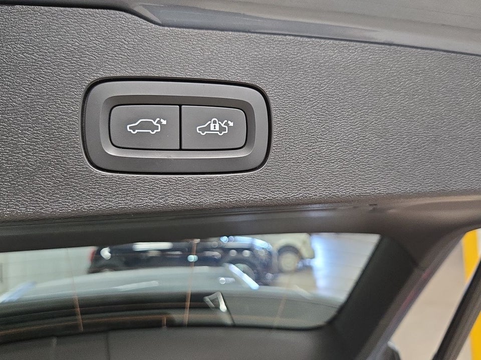 Volvo V60 2,0 T6 ReCharge Inscription Expression aut. AWD 5d