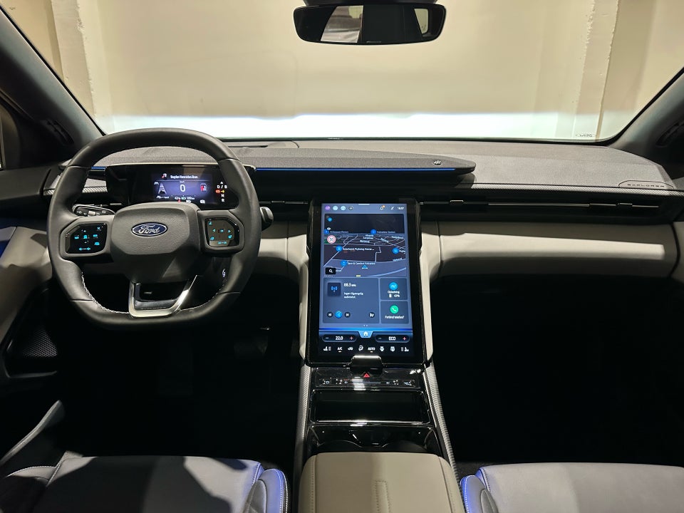 Ford Explorer 82 Premium Extended Range 5d