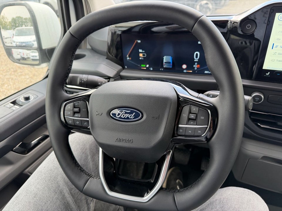 Ford E-Transit Custom 320 L1 64 Limited