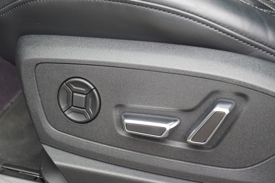 Audi e-tron 55 S-line Sportback quattro 5d