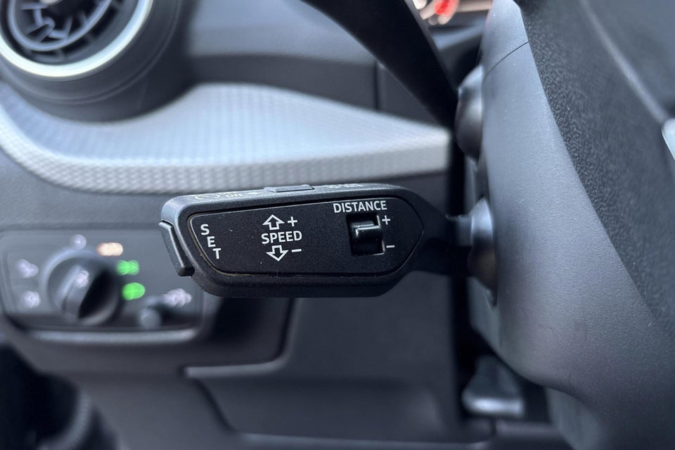 Audi Q2 35 TFSi Prestige S-tr. 5d