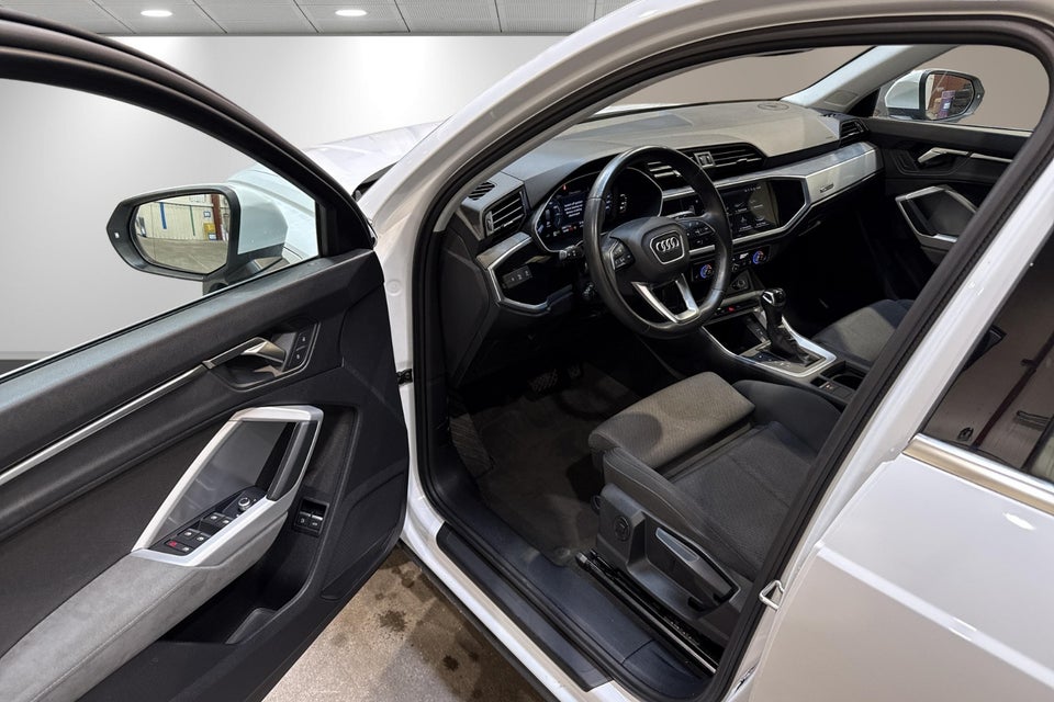 Audi Q3 45 TFSi e Attitude plus S-tr. 5d