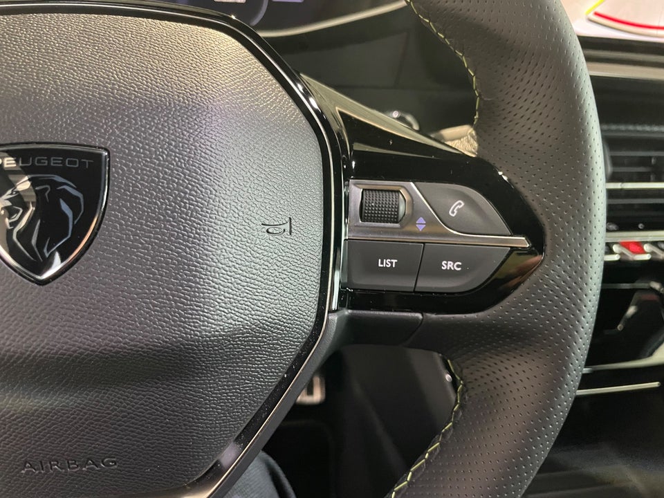 Peugeot e-2008 50 GT 5d
