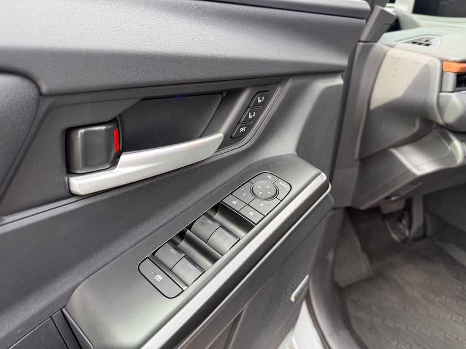 Subaru Uncharted 77 Touring AWD 5d