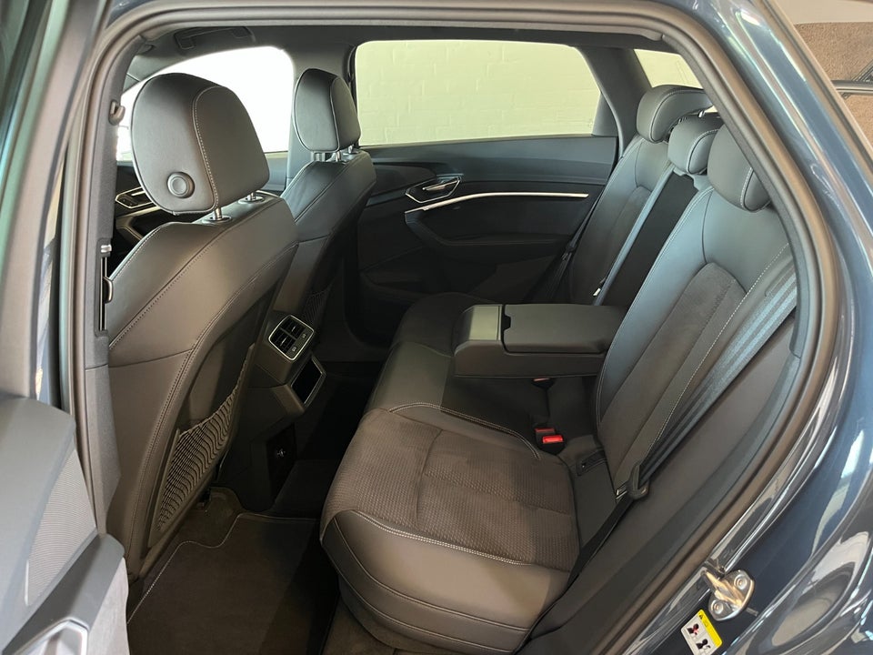 Audi Q8 e-tron 50 S-line quattro 5d