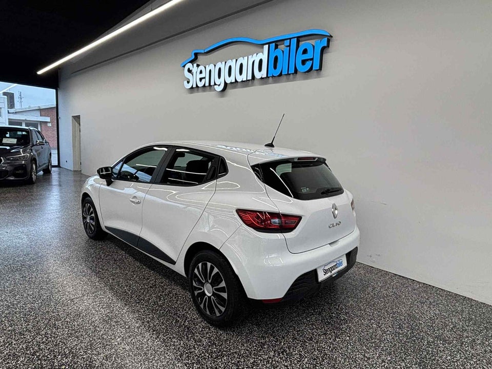 Renault Clio IV 1,2 16V Authentique 5d