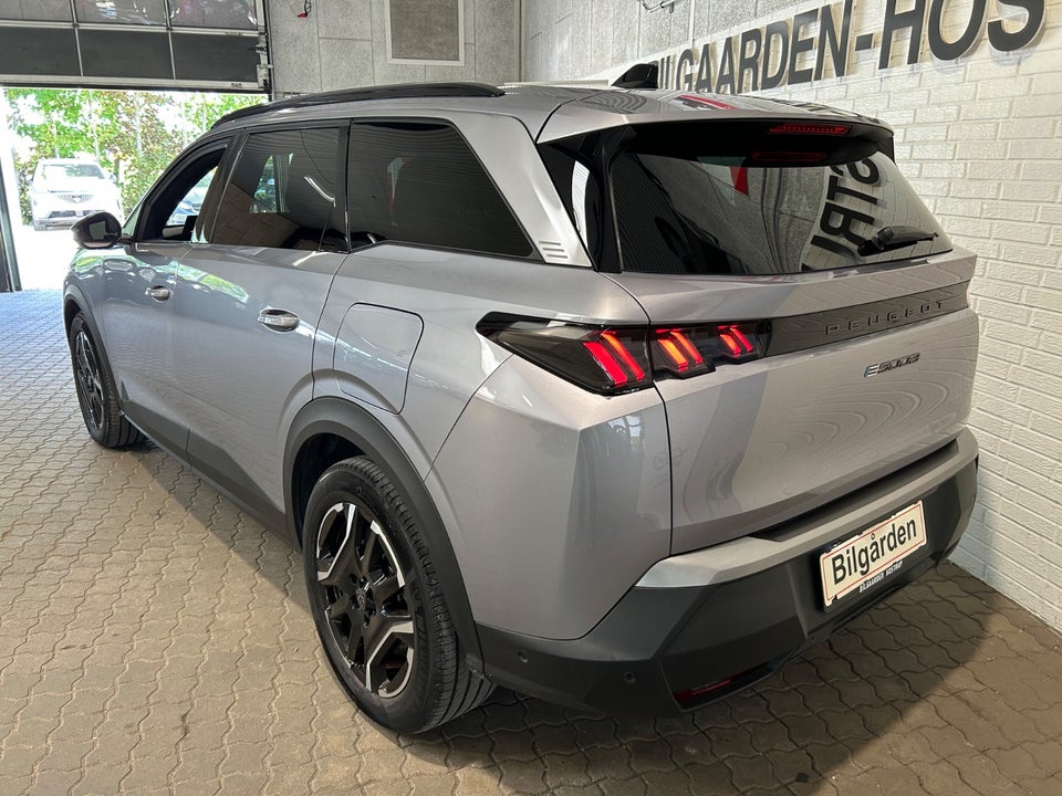 Peugeot e-5008 77 Allure 7prs 5d