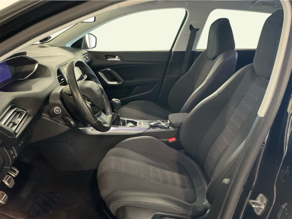 Peugeot 308 1,5 BlueHDi 130 Allure Grand SW 5d