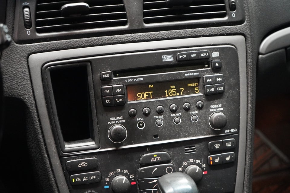 Volvo V70 2,5 T Momentum aut. 5d