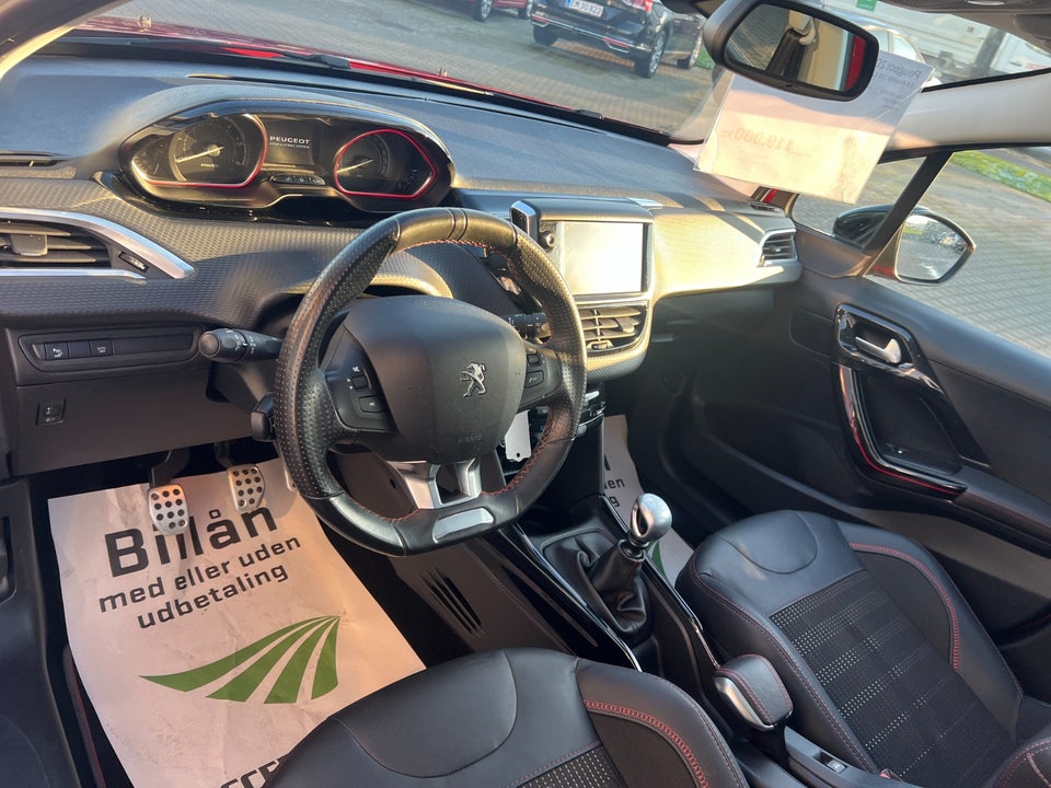 Peugeot 2008 1,6 BlueHDi 120 GT Line Sky 5d