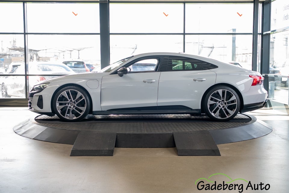 Audi e-tron GT quattro 4d