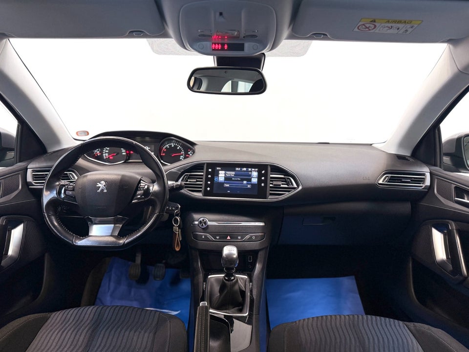 Peugeot 308 1,6 e-HDi 116 Active 5d