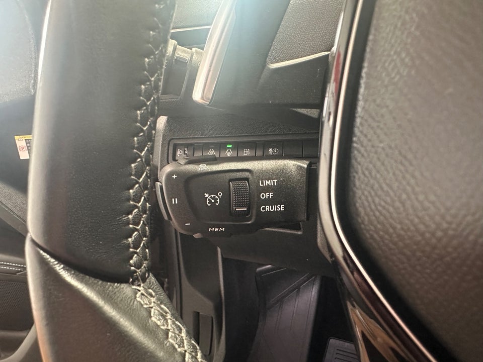 Peugeot 3008 1,6 Hybrid4 Allure Pack LTD EAT8 Van 5d