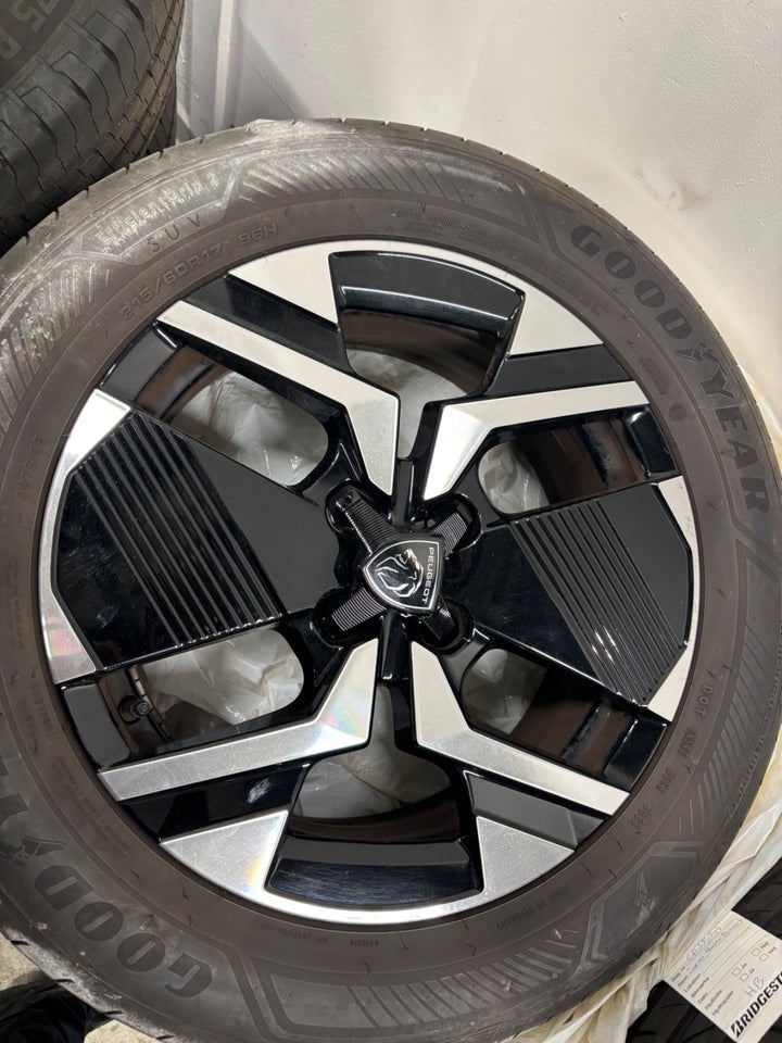 Peugeot 2008 1,2 PureTech 130 Allure EAT8 5d